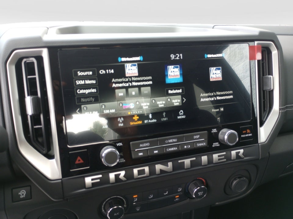 2025 Nissan Frontier SV