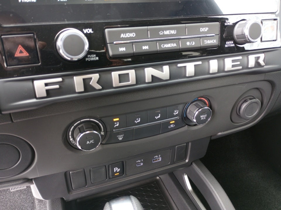 2025 Nissan Frontier SV