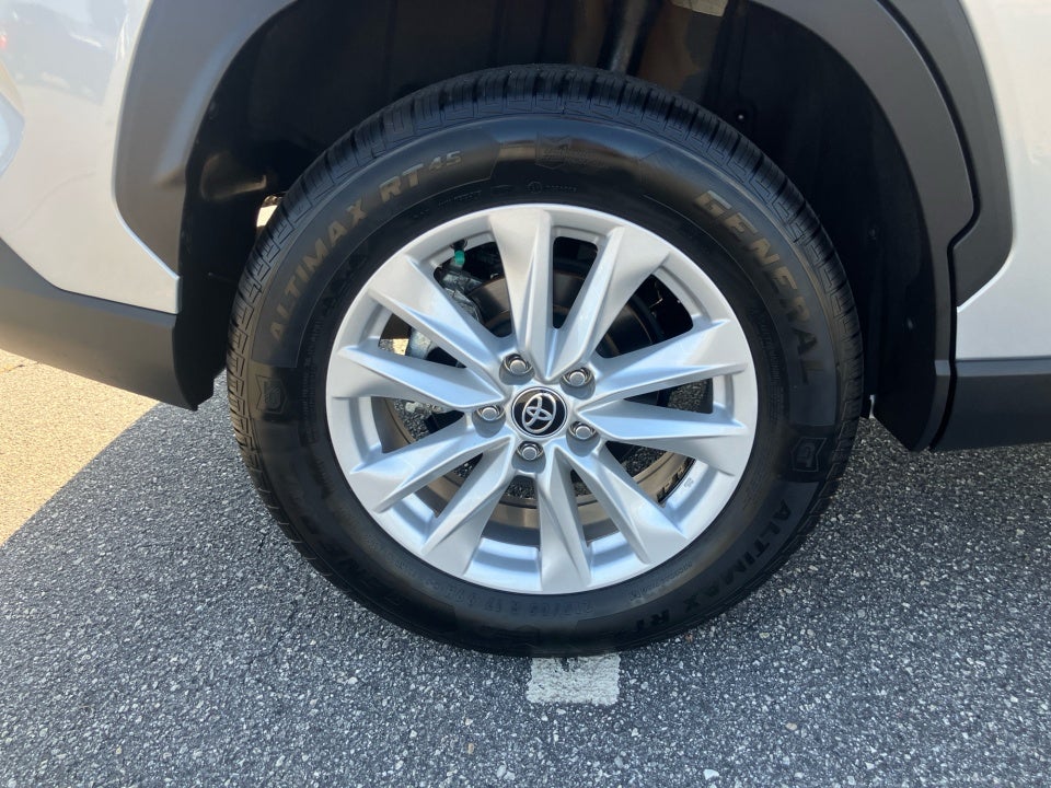 2023 Toyota Corolla Cross LE
