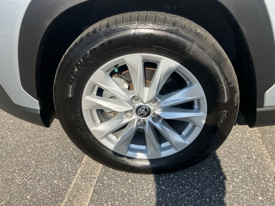 2023 Toyota Corolla Cross LE