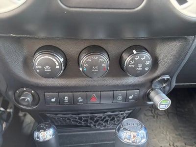 2014 Jeep Wrangler Unlimited Polar Edition