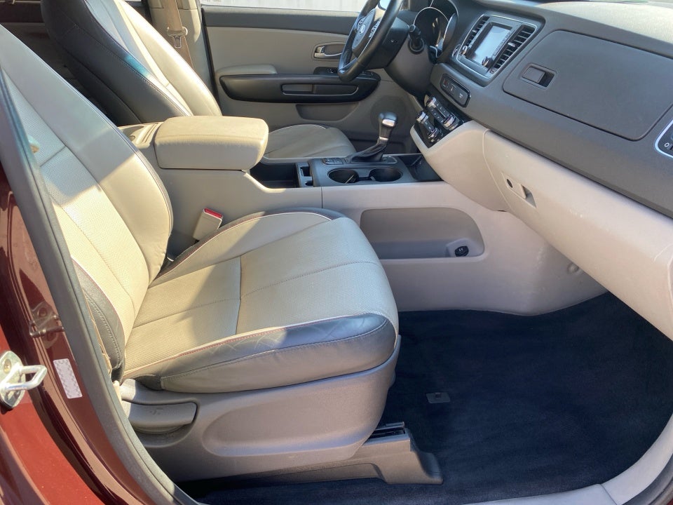 2017 Kia Sedona LX