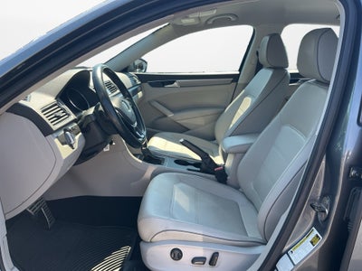 2017 Volkswagen Passat 1.8T R-Line