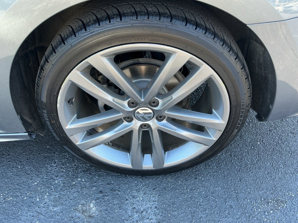 2017 Volkswagen Passat 1.8T R-Line
