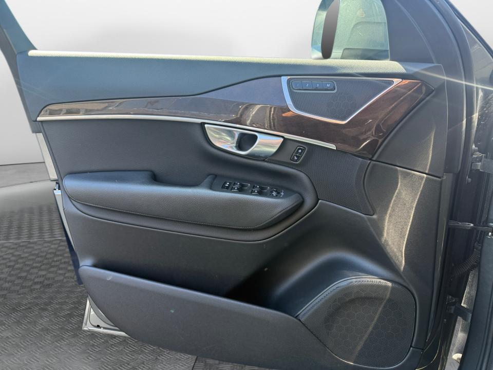 2019 Volvo XC90 Momentum