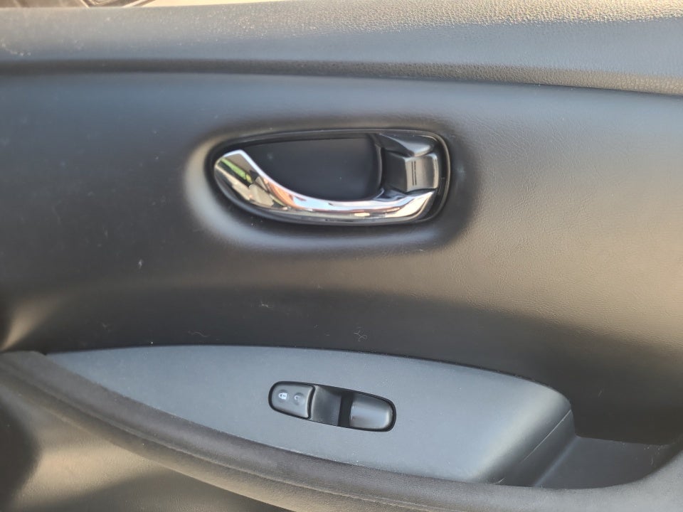 2013 Nissan LEAF S