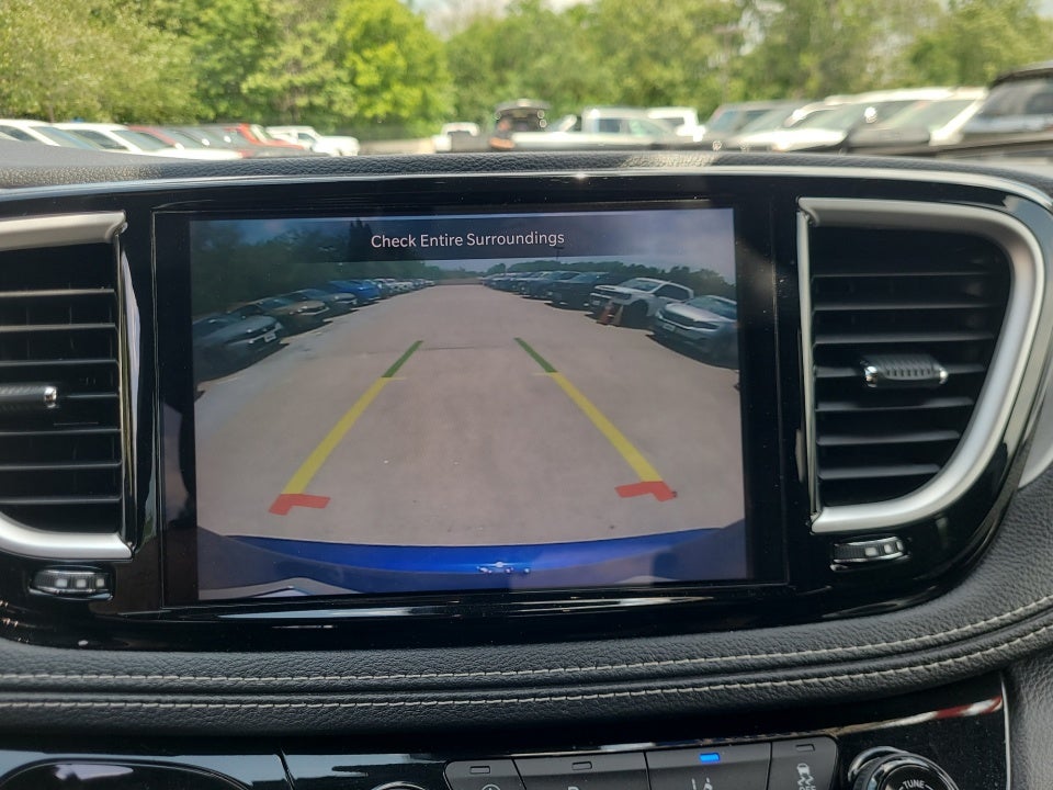 2021 Chrysler Pacifica Touring AWD