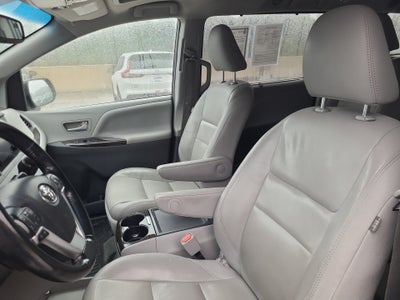2016 Toyota Sienna XLE