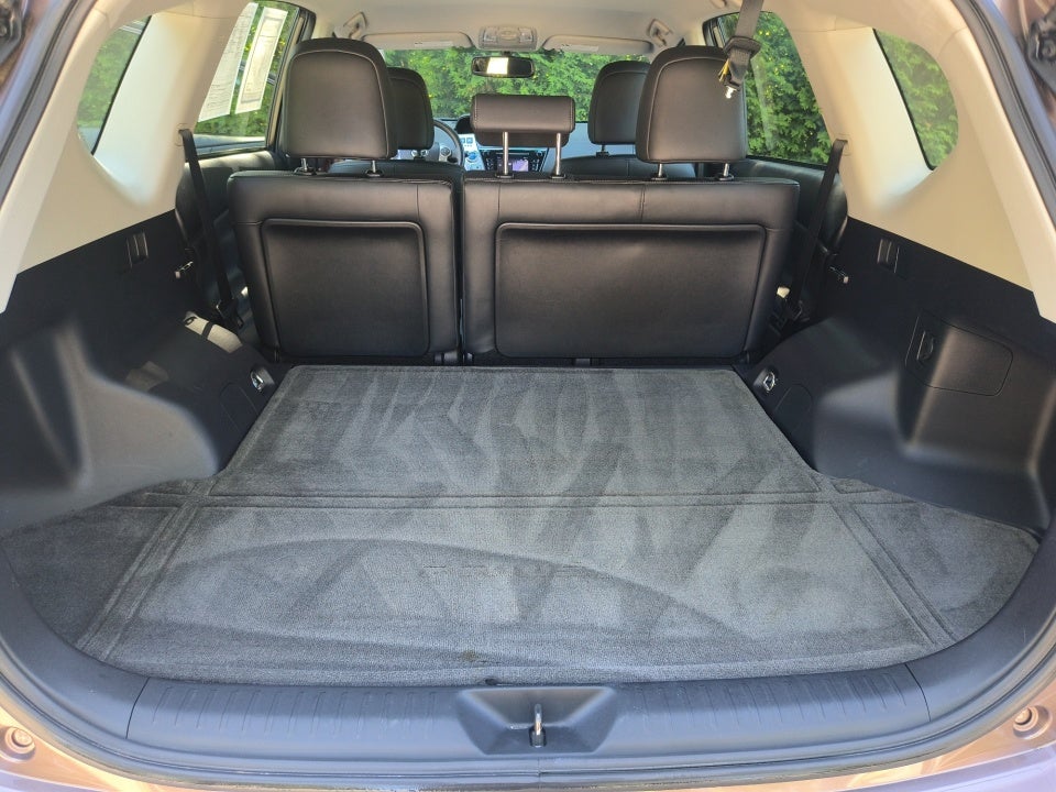 2015 Toyota Prius v Four