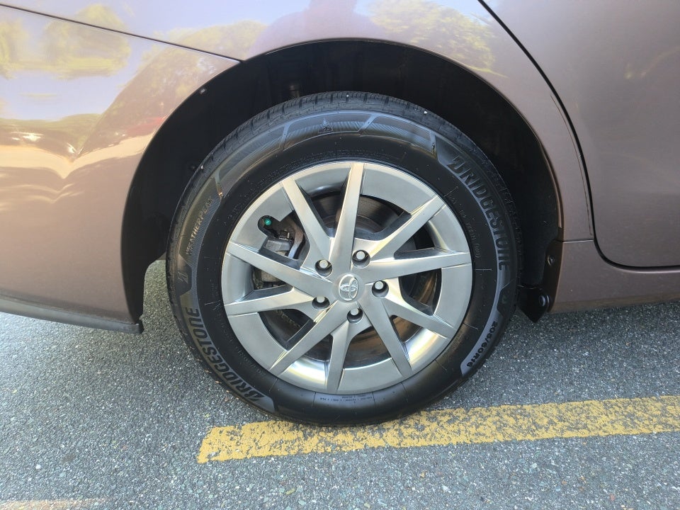 2015 Toyota Prius v Four