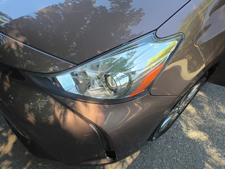 2015 Toyota Prius v Four