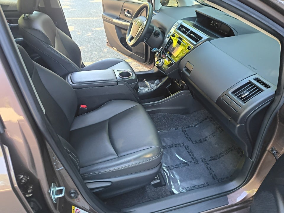 2015 Toyota Prius v Four