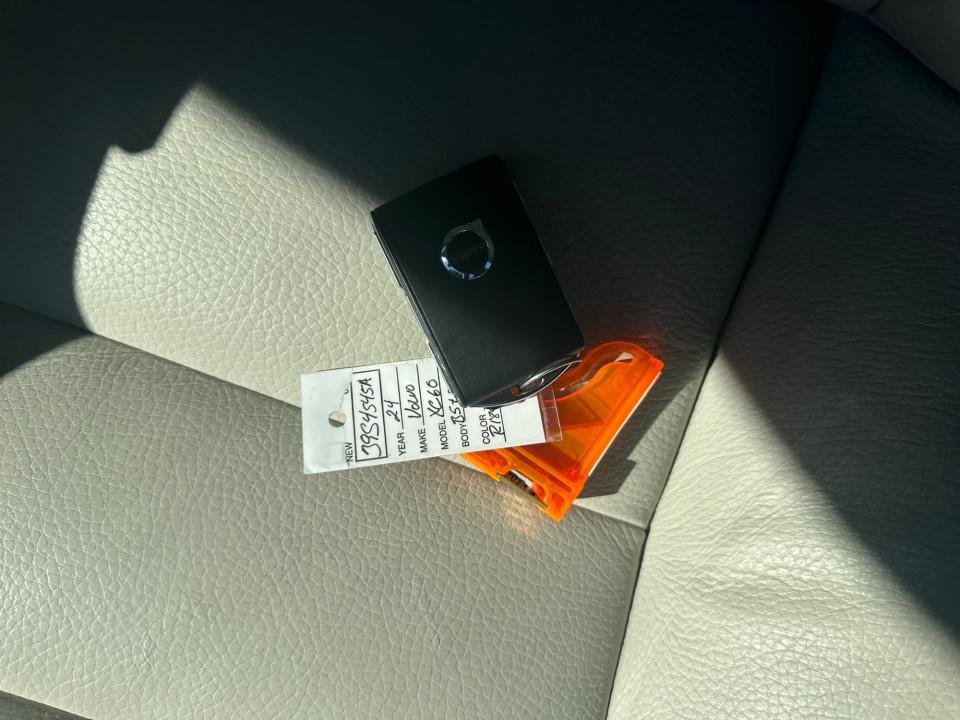 2024 Volvo XC60 Plus Dark Theme