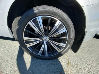 2022 Volvo XC60 B5 Inscription