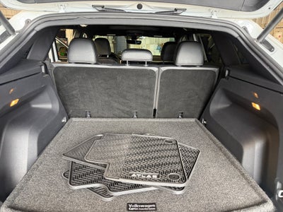 2022 Volkswagen Atlas Cross Sport 2.0T SEL R-Line