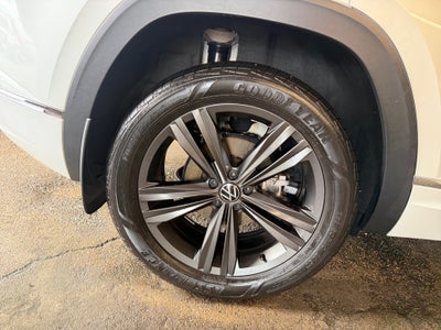 2022 Volkswagen Atlas Cross Sport 2.0T SEL R-Line