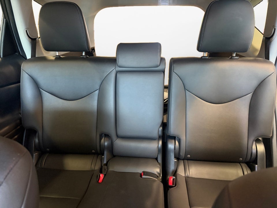 2017 Toyota Prius v Four