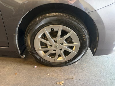 2017 Toyota Prius v Four