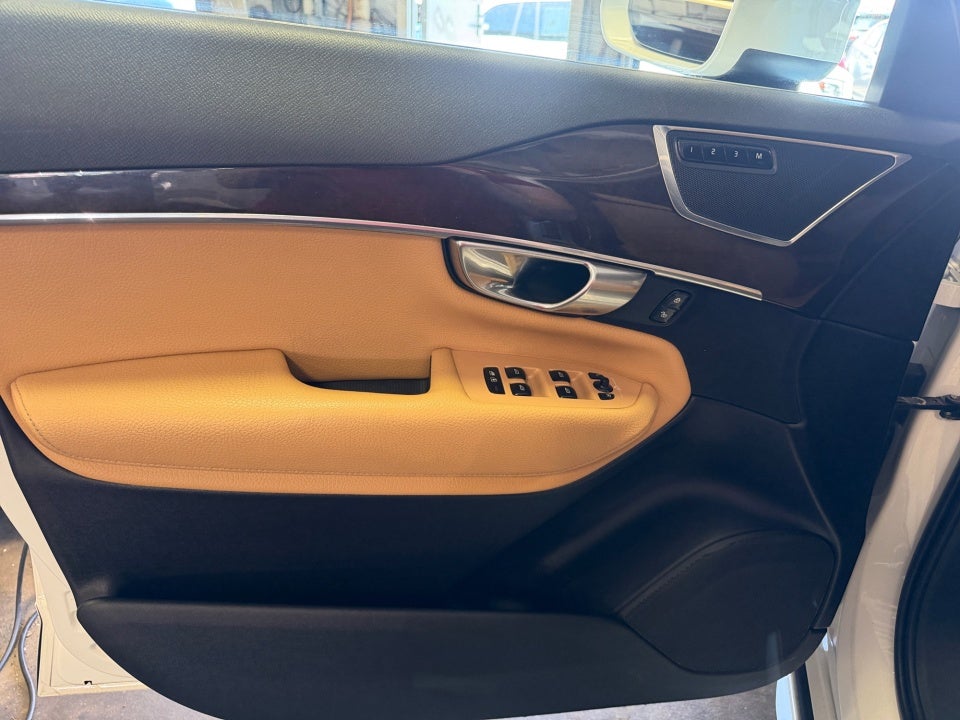 2017 Volvo XC90 Momentum
