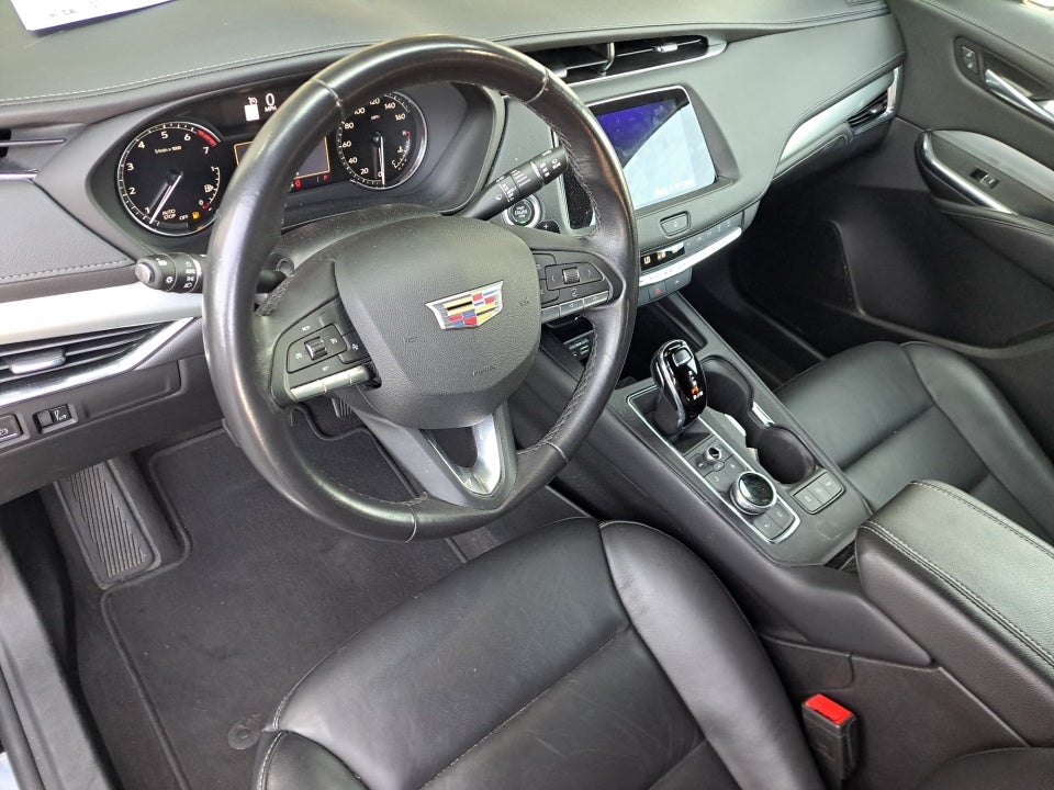2023 Cadillac XT4 FWD Premium Luxury