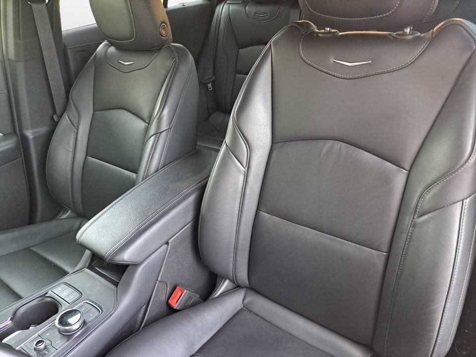 2023 Cadillac XT4 FWD Premium Luxury