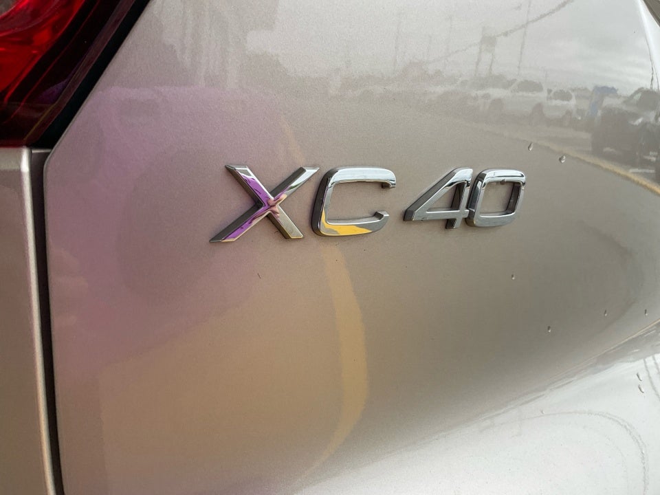 2024 Volvo XC40 B5 Plus Bright Theme