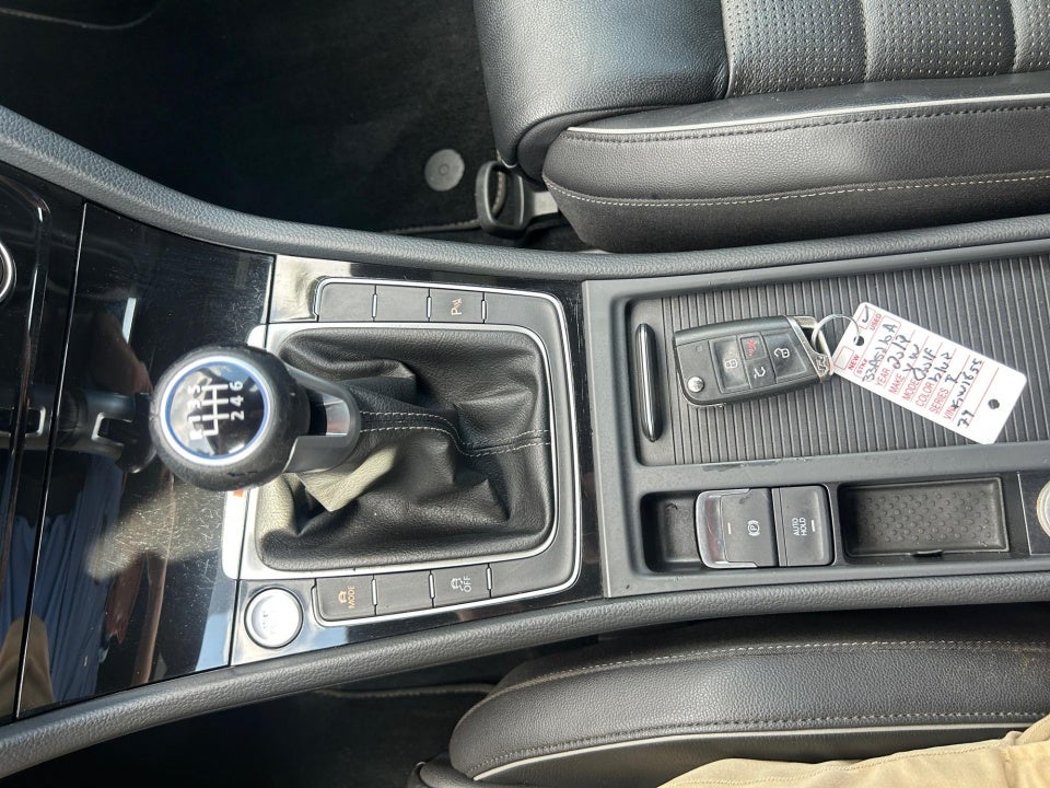 2019 Volkswagen Golf R 2.0T w/DCC & Navigation (M6)