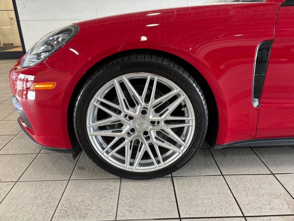 2018 Porsche Panamera 4
