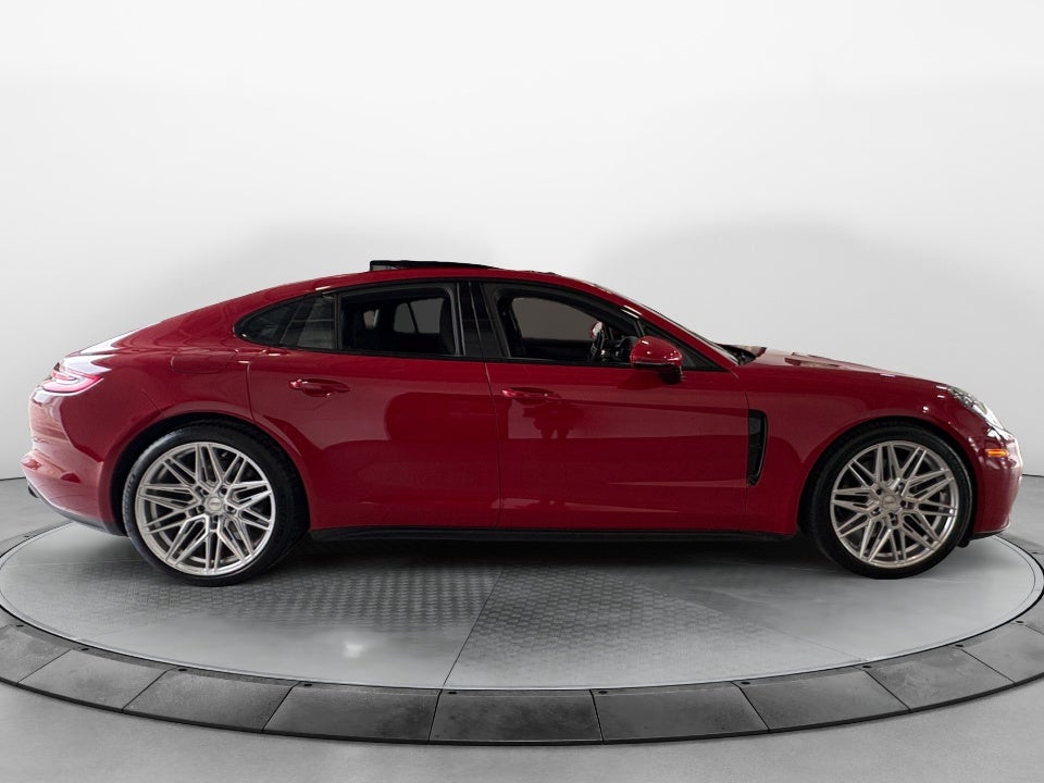 2018 Porsche Panamera 4