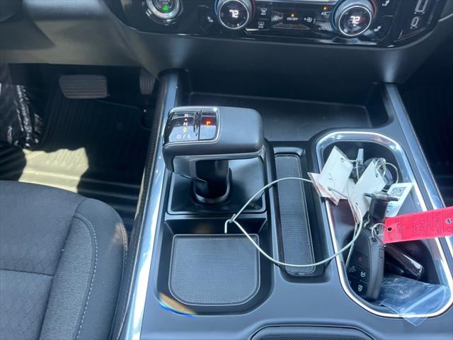 2022 Chevrolet Silverado 4WD Crew Cab Standard Bed LT