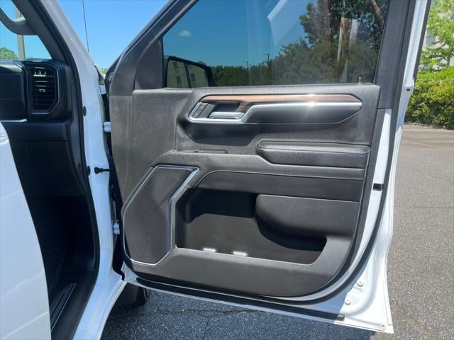 2022 Chevrolet Silverado 4WD Crew Cab Standard Bed LT