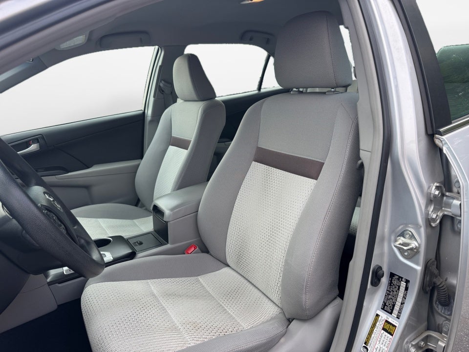 2013 Toyota CAMRY LE