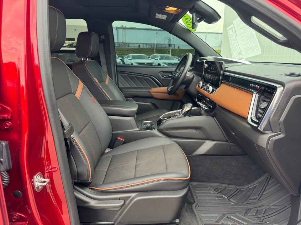 2024 GMC Canyon 4WD AT4