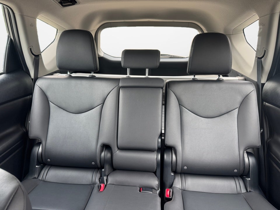 2015 Toyota Prius v Five