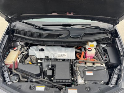 2015 Toyota Prius v Five