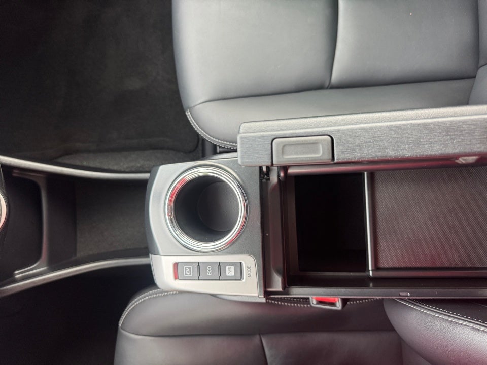 2015 Toyota Prius v Five