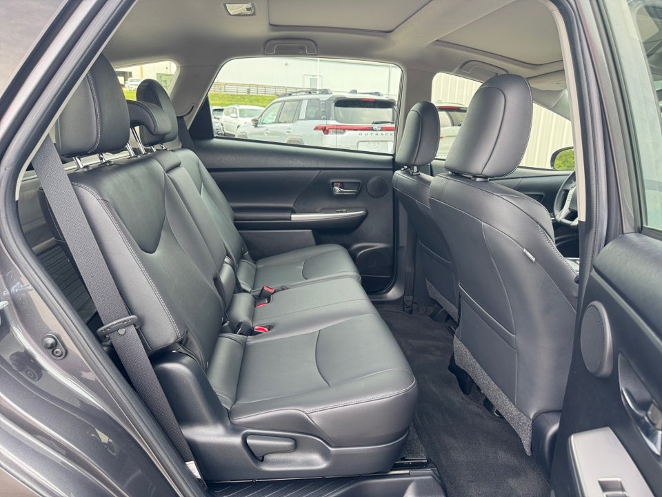 2015 Toyota Prius v Five