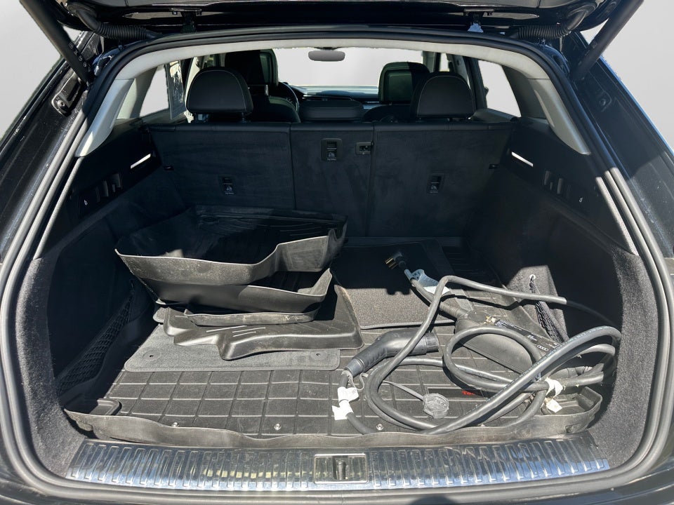 2024 Audi Q8 e-tron Premium Plus