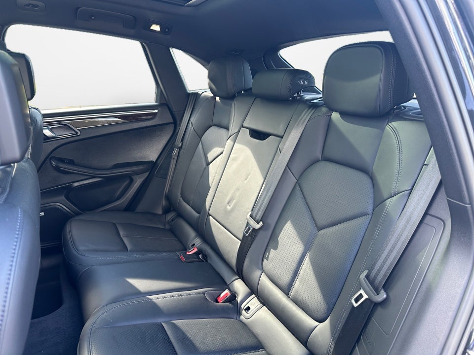 2022 Porsche Macan AWD