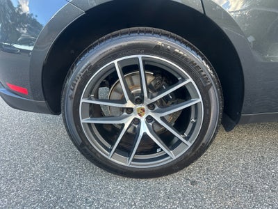 2022 Porsche Macan AWD