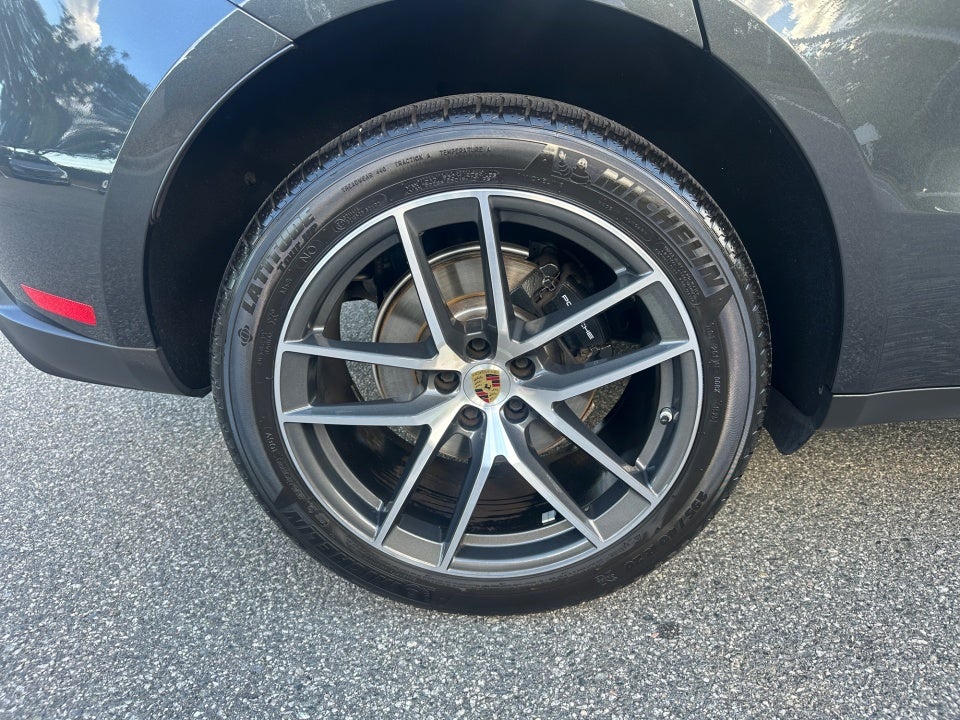 2022 Porsche Macan AWD