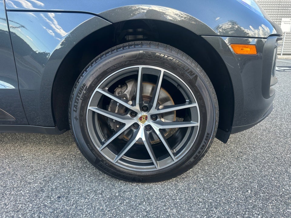 2022 Porsche Macan AWD