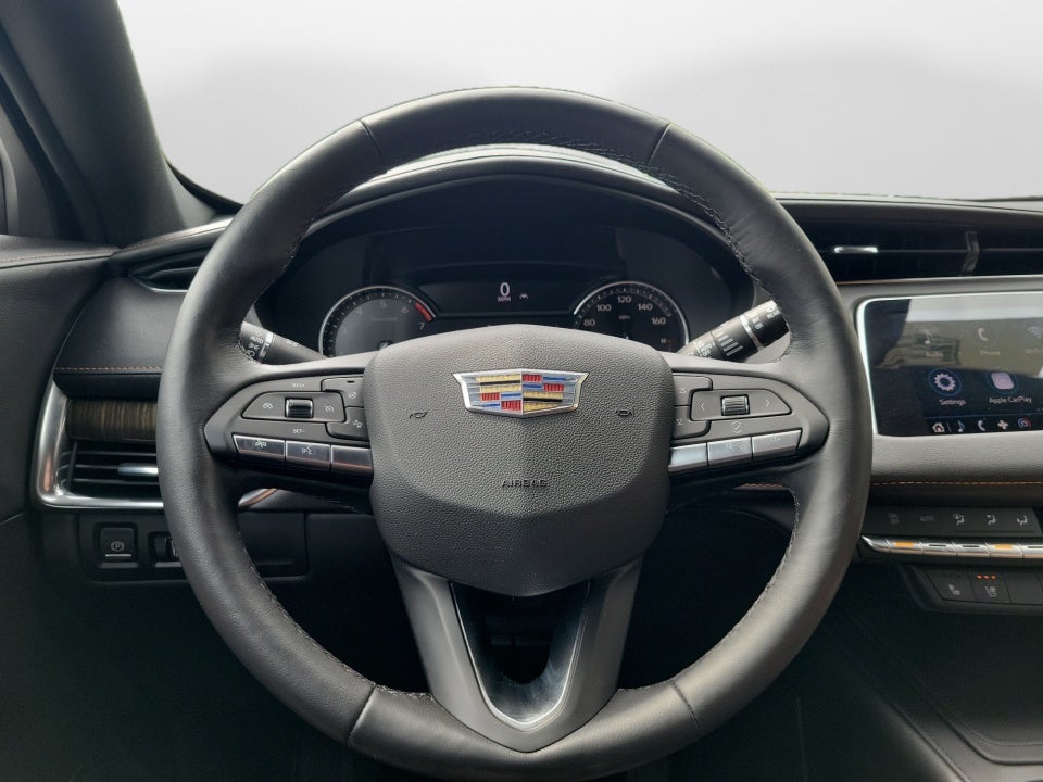 2023 Cadillac XT4 AWD Premium Luxury