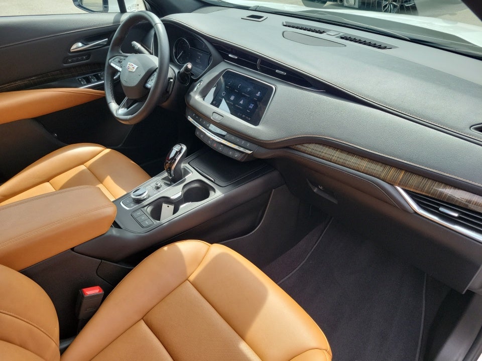 2023 Cadillac XT4 AWD Premium Luxury