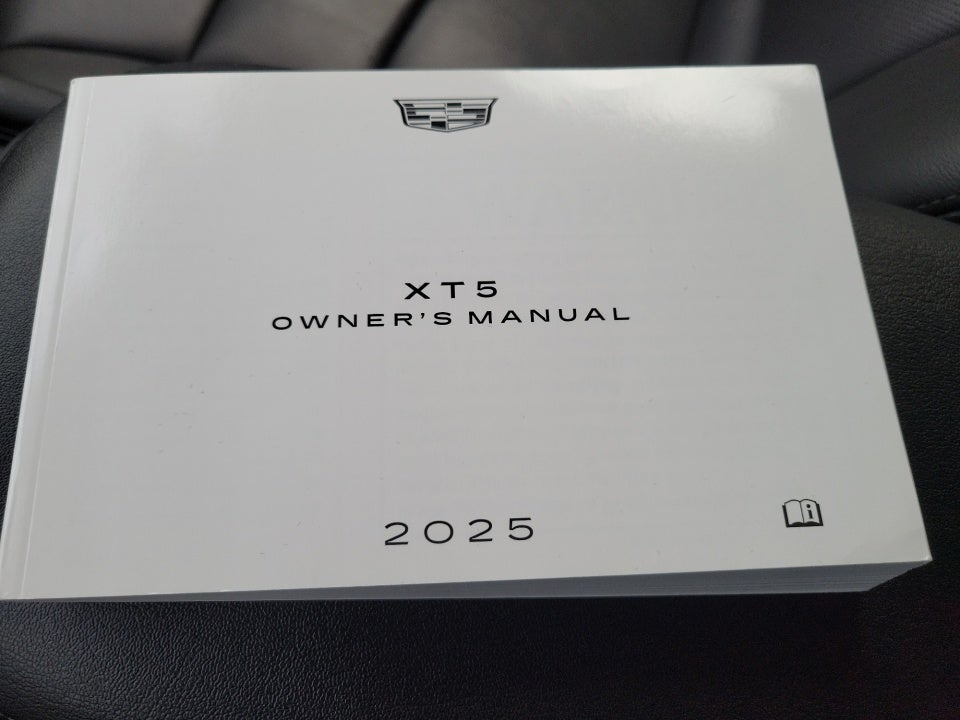 2025 Cadillac XT5 FWD Premium Luxury