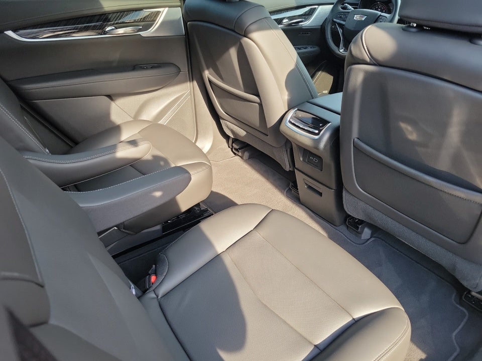 2025 Cadillac XT6 FWD Premium Luxury