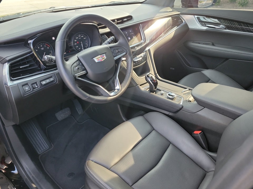 2025 Cadillac XT6 FWD Premium Luxury