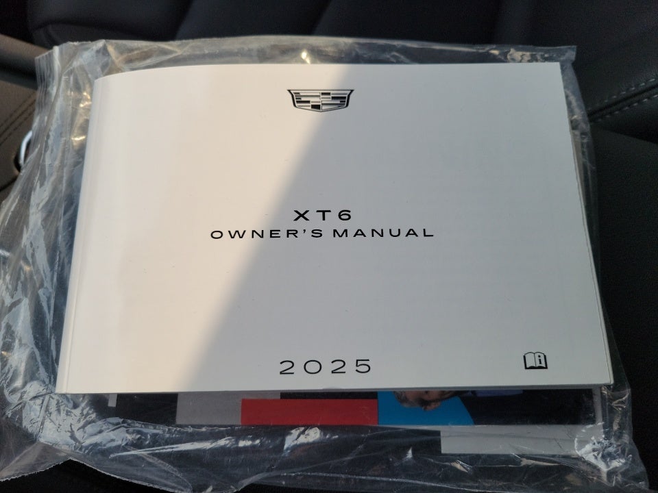 2025 Cadillac XT6 FWD Premium Luxury
