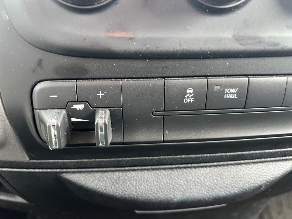 2017 RAM 1500 Tradesman Crew Cab 4x2 6'4" Box