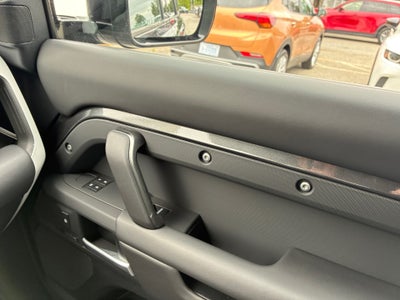 2025 Land Rover Defender 110 P500 X-Dynamic SE